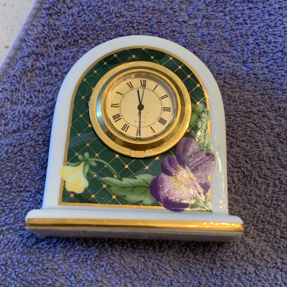 Authentic vintage Neiman Marcus clock hand painted in mint condition